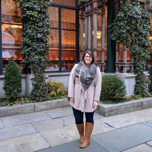 Meet your Posher, Hailey